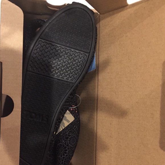 TOMS Black Moroccan Crochet Classic New Slip On - Picture 8 of 8
